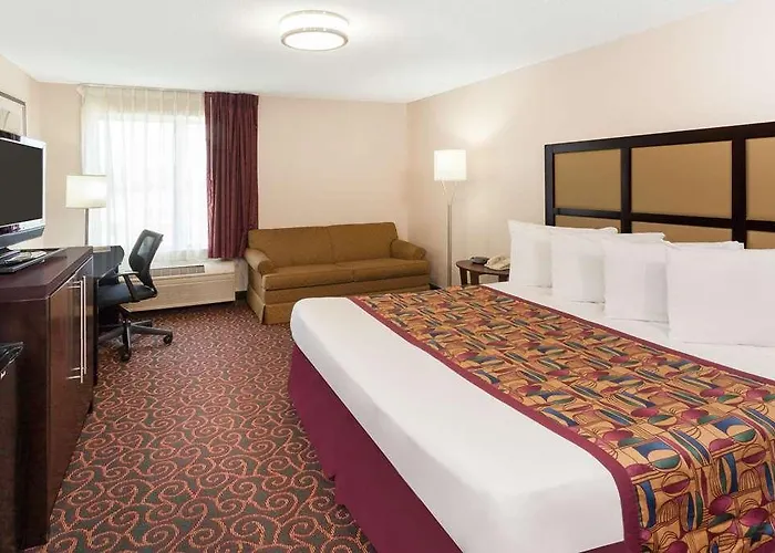 Baymont By Wyndham Chicago/calumet