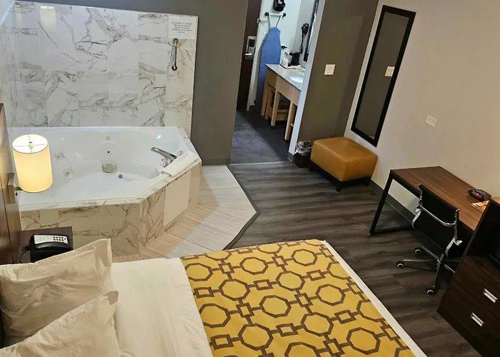 Baymont By Wyndham Chicago/calumet Hotel