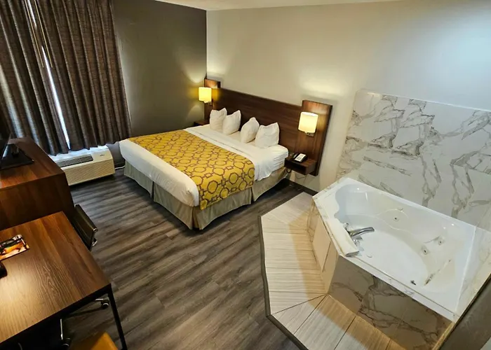 Baymont By Wyndham Chicago/calumet Hotel 3*