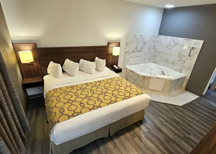 Baymont By Wyndham Chicago/calumet